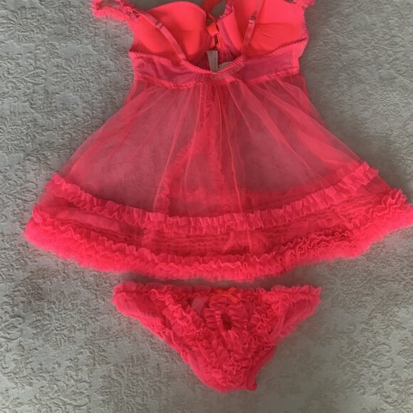 Victoria Secret Negligee 34C NWT - Picture 4 of 4